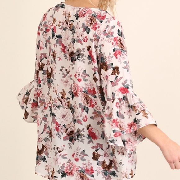 Nwt Floral Angel-Sleeve Top with Neck Tie - Picture 2 of 4